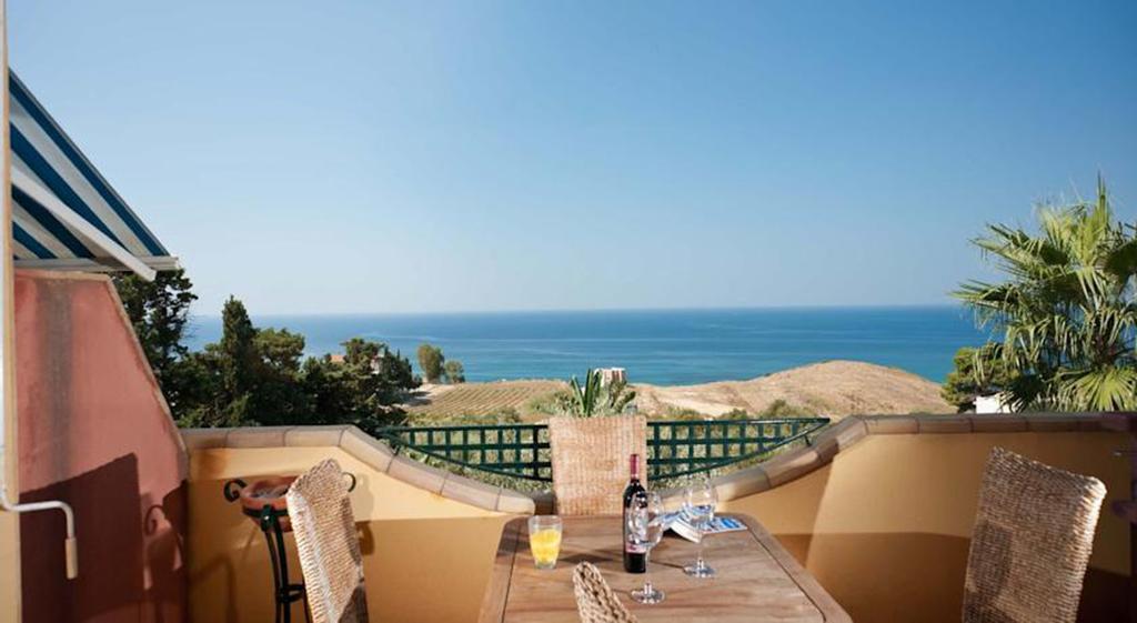 Appartamento Small con 2 Camere da Letto e Vista Mare